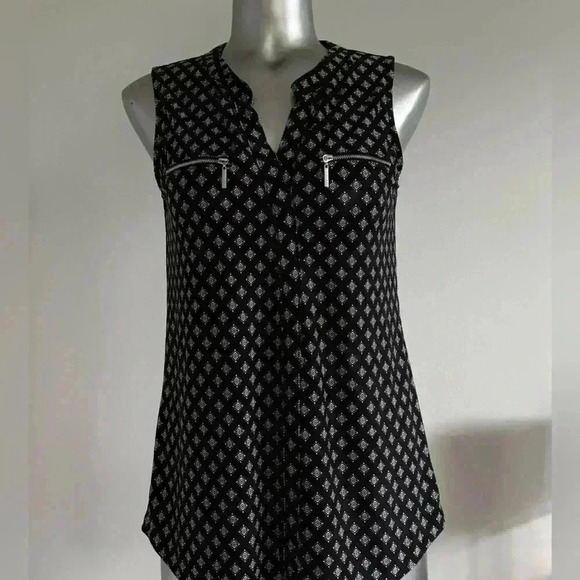 💟Black & White Sleeveless Top - Picture 5 of 15